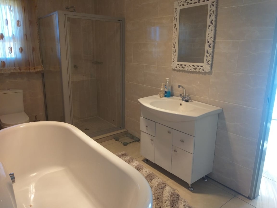 To Let 5 Bedroom Property for Rent in Grimbeeck Park North West